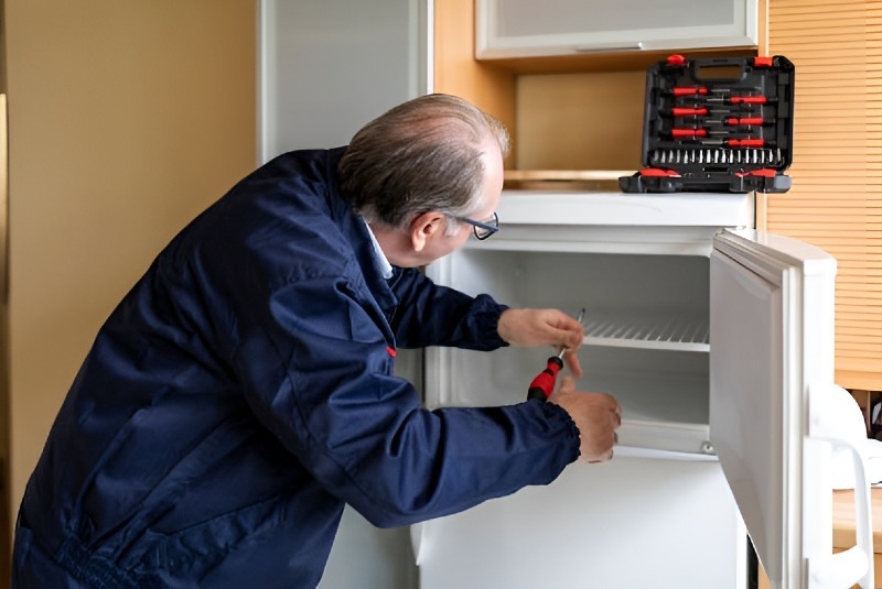 Refrigerator repair in Riverside